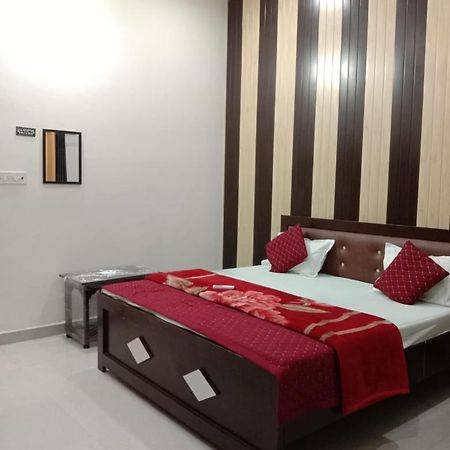 Ramam Hotel By Naavagat 700Mtr From Shri Ram Janambhumi Ayodhya Eksteriør bilde