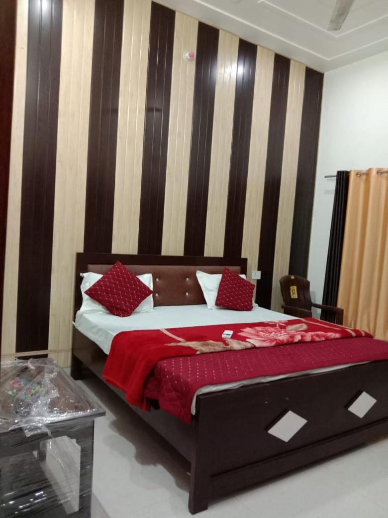 Ramam Hotel By Naavagat 700Mtr From Shri Ram Janambhumi Ayodhya Eksteriør bilde