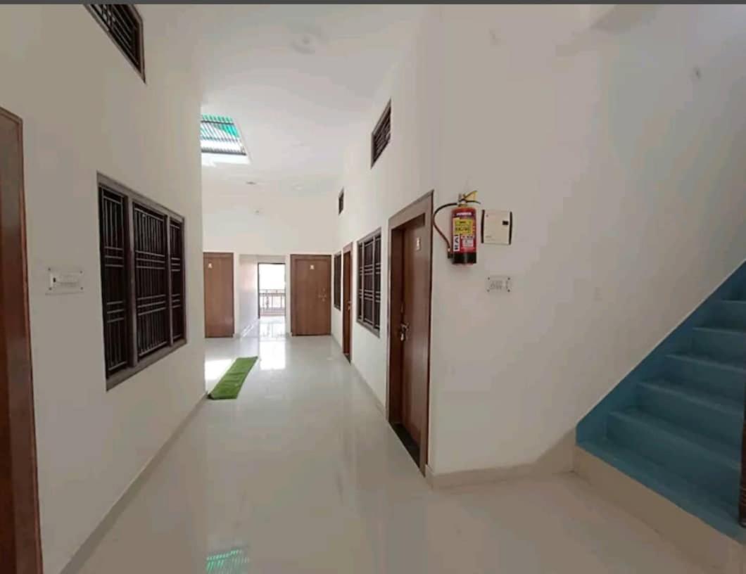 Ramam Hotel By Naavagat 700Mtr From Shri Ram Janambhumi Ayodhya Eksteriør bilde