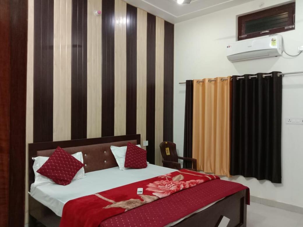 Ramam Hotel By Naavagat 700Mtr From Shri Ram Janambhumi Ayodhya Eksteriør bilde